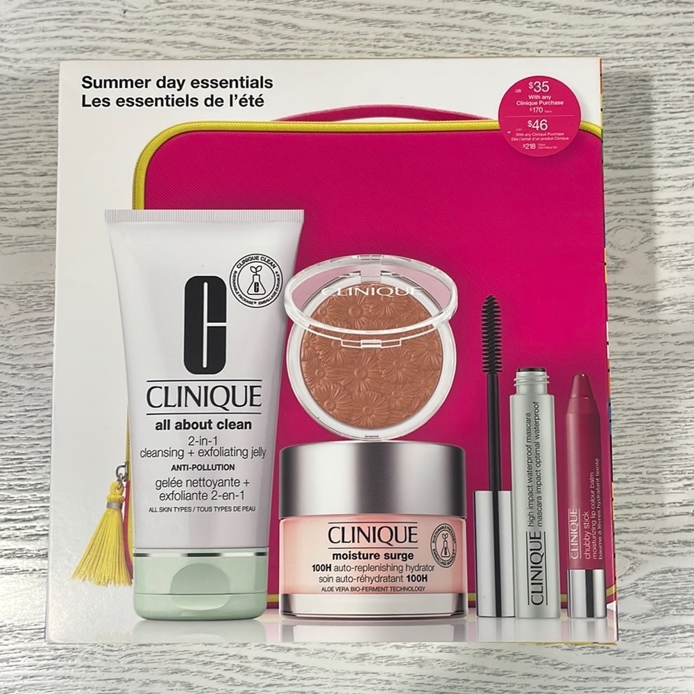 NIB Clinique Summer Day Essentials Bundle